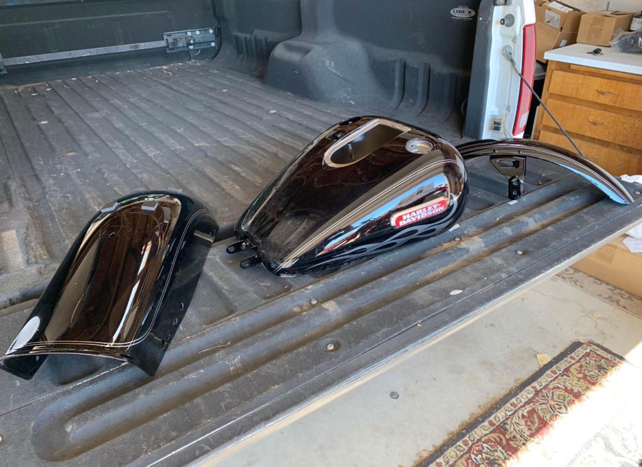 06 Harley Davidson Dyna Wideglide OEM Gas Tank & Fender Set