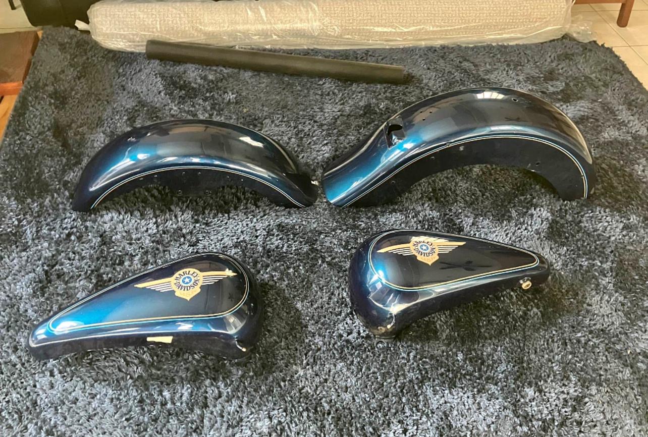 1998 harley Davidson gas tanks and fenders