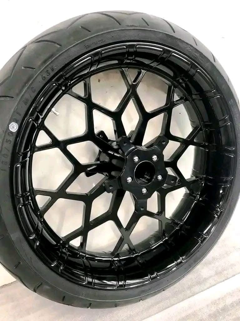 23×5.5″ Roaring Toyz prodigy with 180MM tires