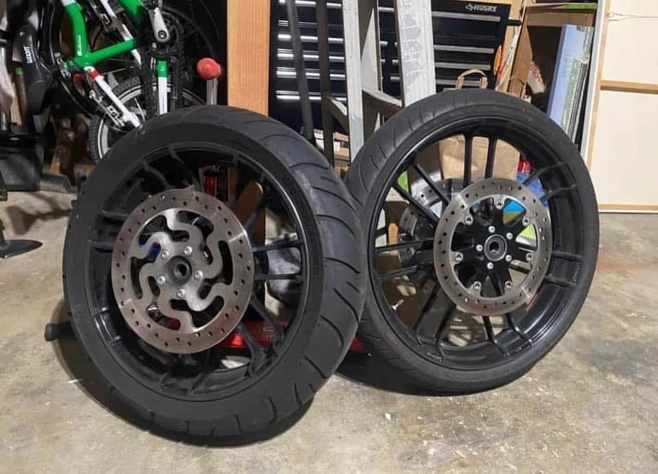 21″ front 18″ rear Knockout wheels