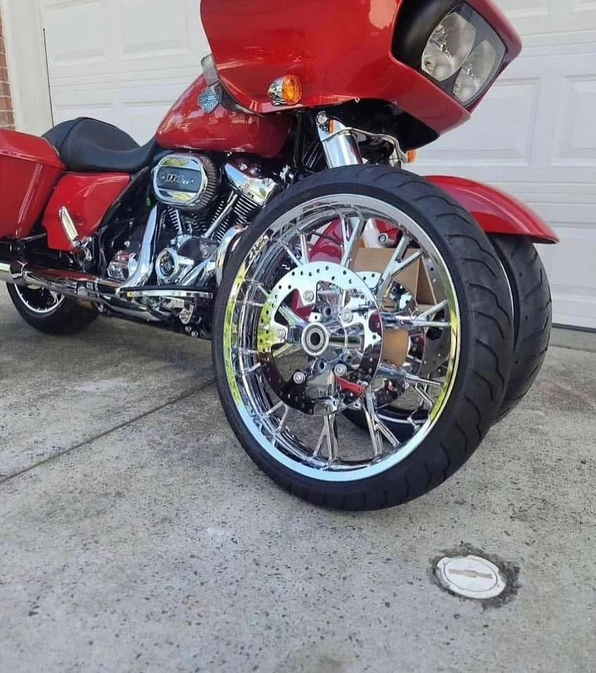 Brand New 21 front Chrome wheels