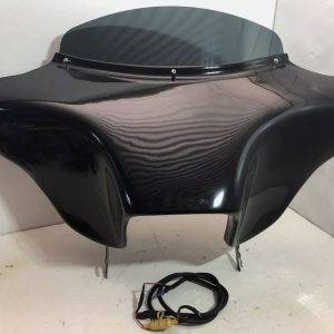 Hoppe Industries BATWING FAIRING 4 HARLEY SOFTAIL AM/FM/BLUETOOTH STEREO KICKER