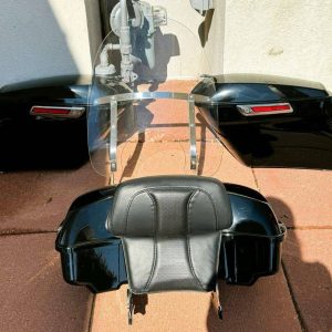 Detachable H-D windshield